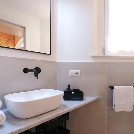 아파트 Contempora - Modern Loft Just A Few Steps From Corso *
