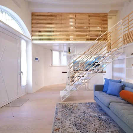 아파트 Contempora - Modern Loft Just A Few Steps From Corso